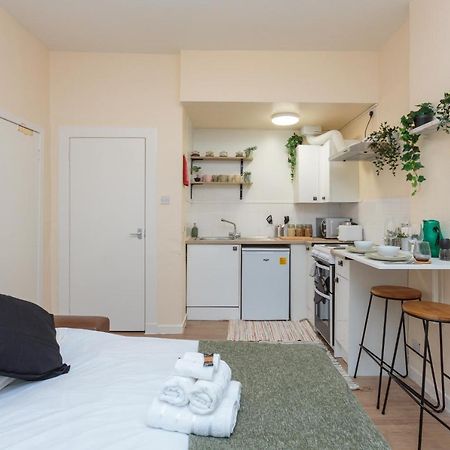 Cozy 1B Groundfloor - 8 Minute From City Centre Edinburgh Exterior photo